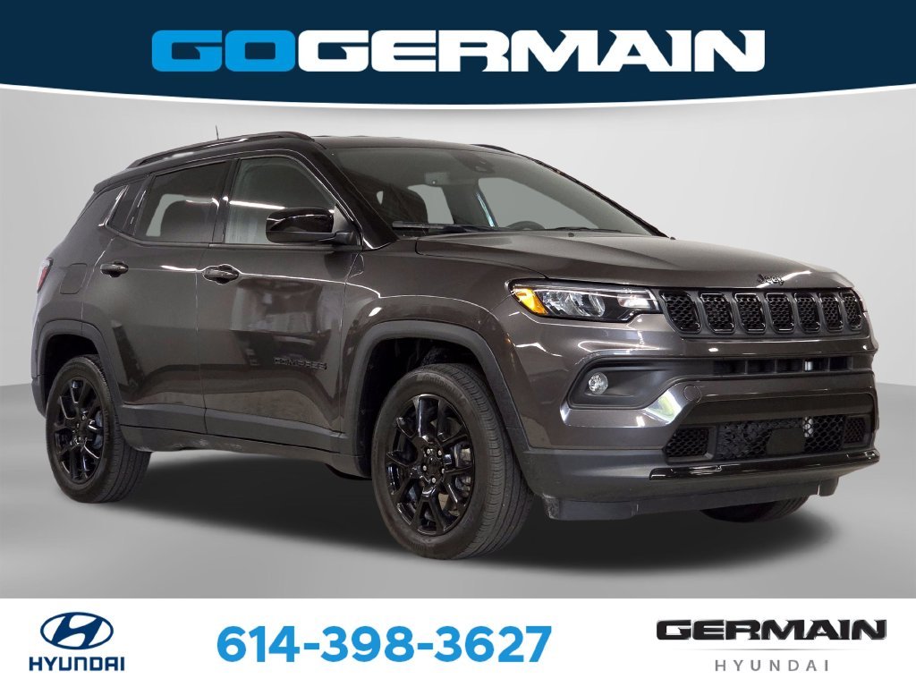 Used 2023 Gray Jeep Latitude image 4