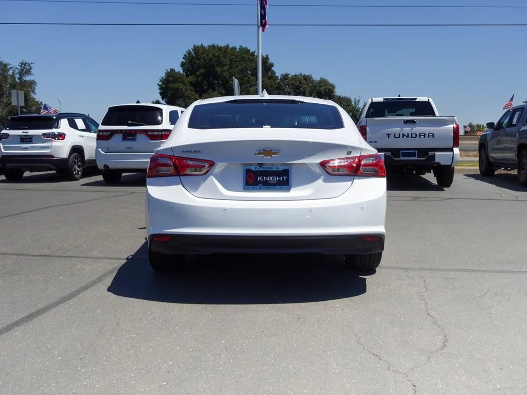 Used 2024 Summit White Chevrolet LT image 7