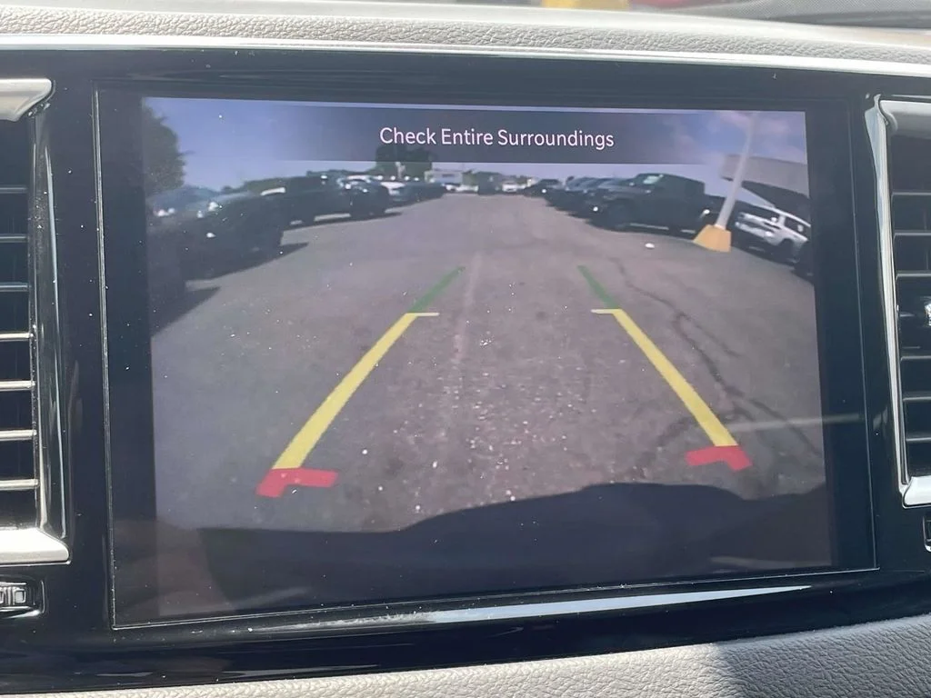 Used 2023 Black Chrysler Touring L image 35