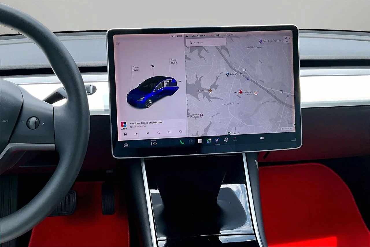Used 2019  Tesla Long Range image 11