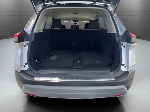 Used 2023 Silver Nissan SV image 22