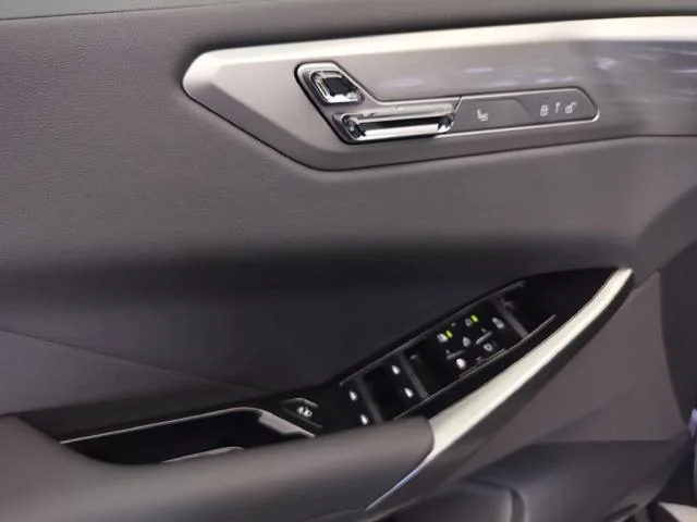 New 2027 Black Sapphire Metallic BMW  image 7