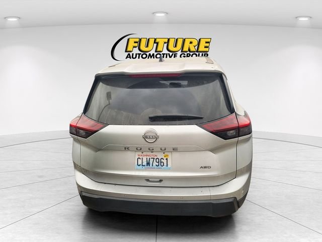Used 2024 Silver Nissan S image 4