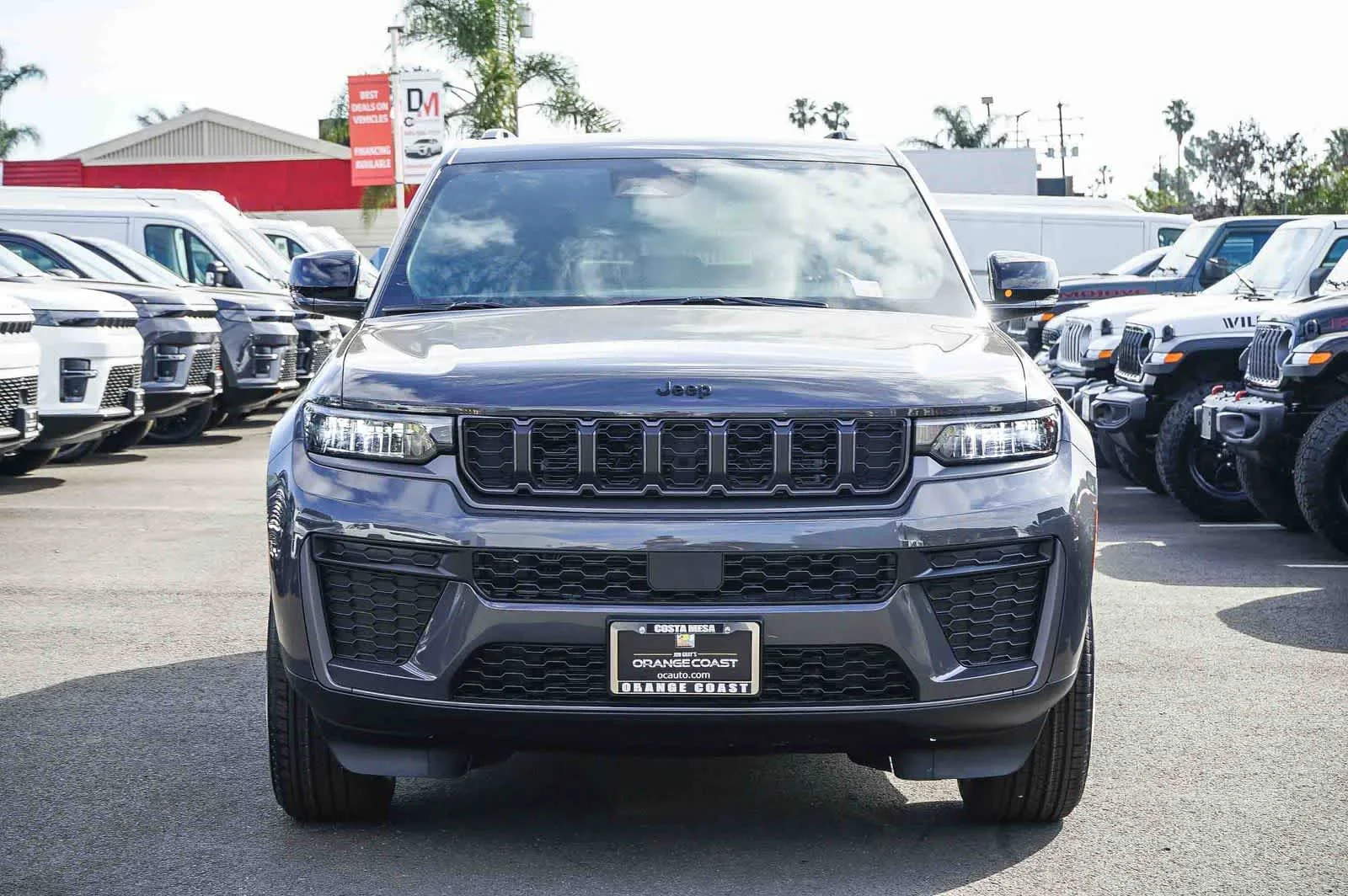 New 2026 Baltic Gray Metallic Clear-Coat Exterior Paint Jeep Laredo Altitude image 2