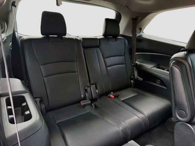 Used 2021 White Honda Touring 7-Passenger image 21