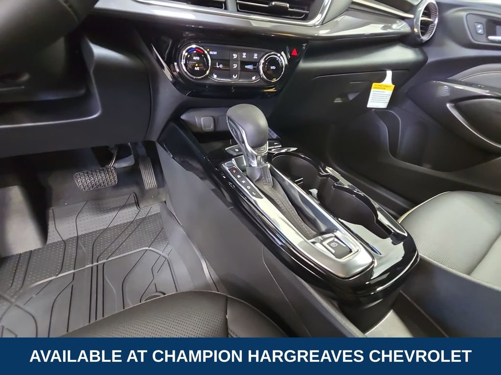 Used 2025 Summit White Chevrolet ACTIV image 21