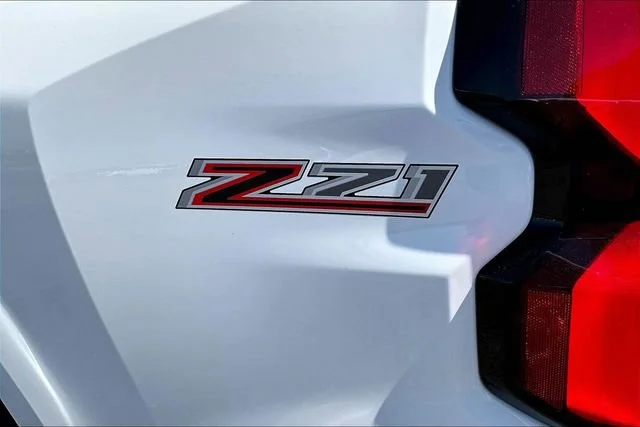2026 Chevrolet Colorado Z71 - Photo 9