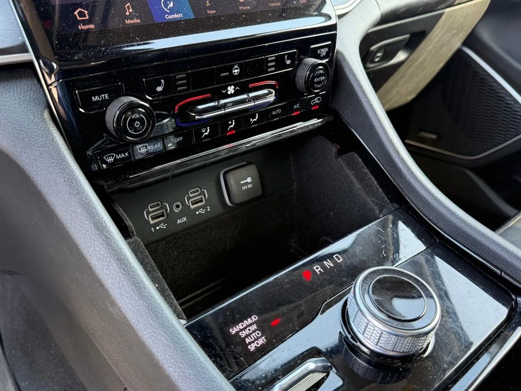 Used 2022 Black Jeep Limited image 21