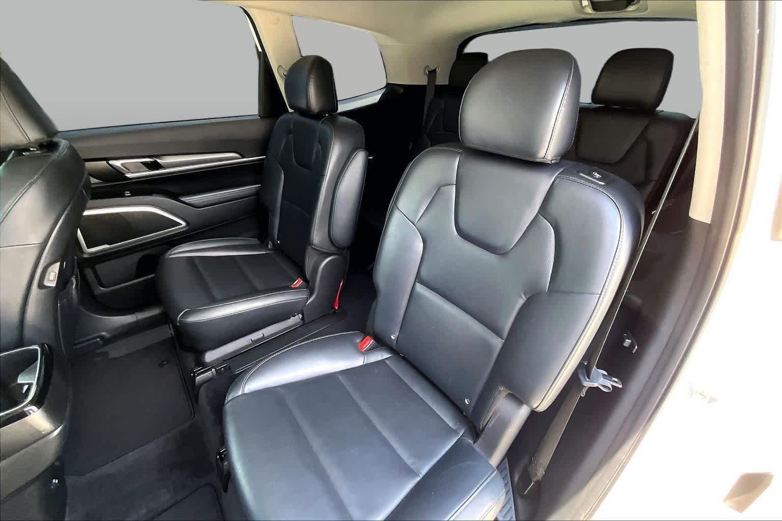 Used 2020 Snow White Pearl Kia S image 18