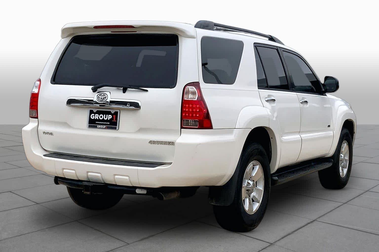 Used 2006 Natural White Toyota SR5 image 12