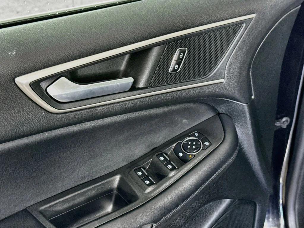 Used 2023 Agate Black Metallic Ford SEL image 20