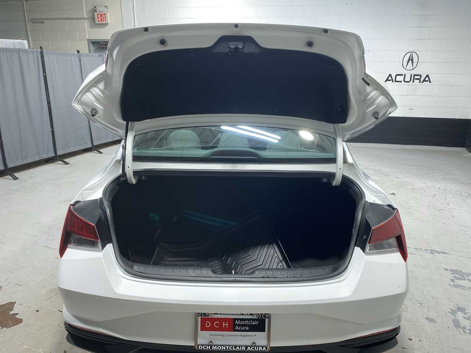 Used 2023 Serenity White Pearl Hyundai SEL image 19