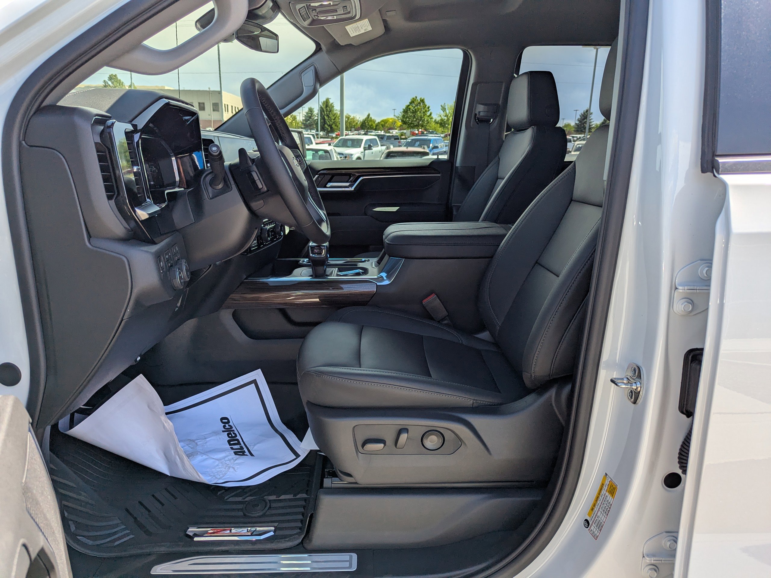 2026 Chevrolet Silverado 1500 LT - Photo 10
