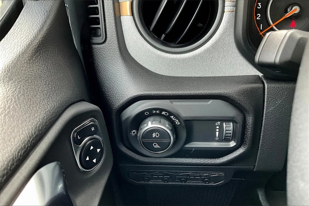 2025 Jeep Gladiator Sport S - Photo 35
