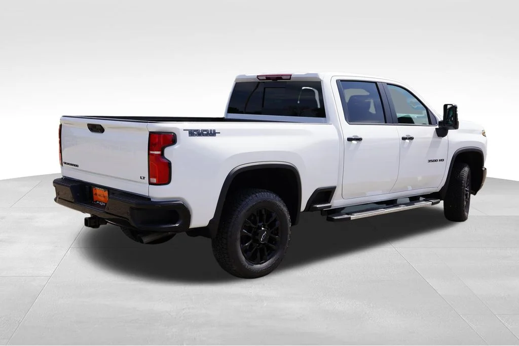 New 2026 White Chevrolet LT image 3