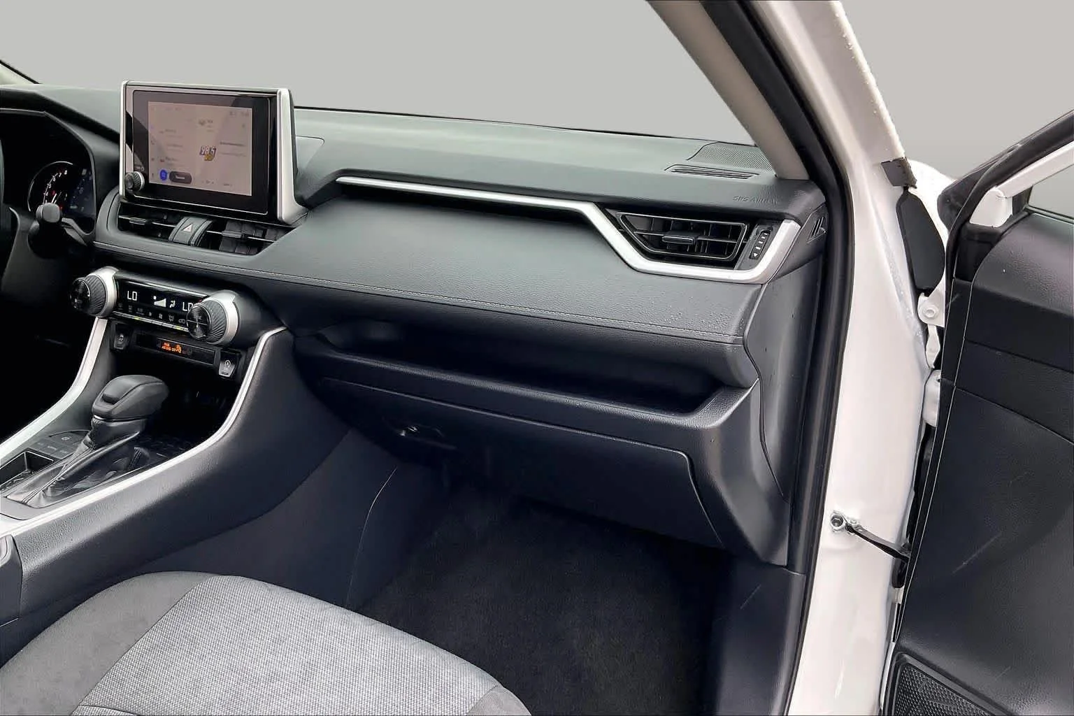 Used 2025 Ice Cap Toyota XLE image 14