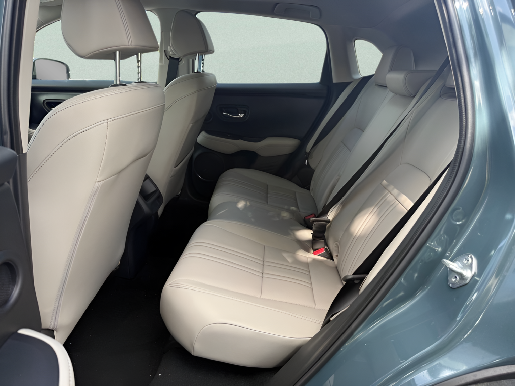 Used 2027  Honda EX-L image 11