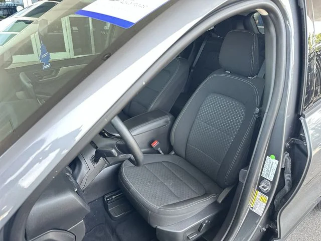 Used 2023 Gray Ford Active image 12