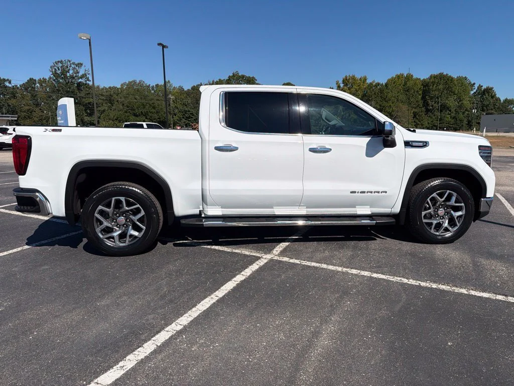 Used 2023 SUMMIT WHITE GMC SLT image 6