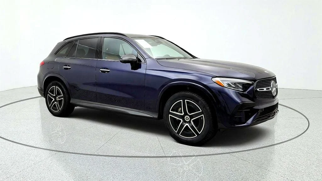 Used 2023 Nautical Blue Metallic Mercedes-Benz GLC 300 4MATIC SUV w/ AMG® Line & Exclusive Trim Package image 3