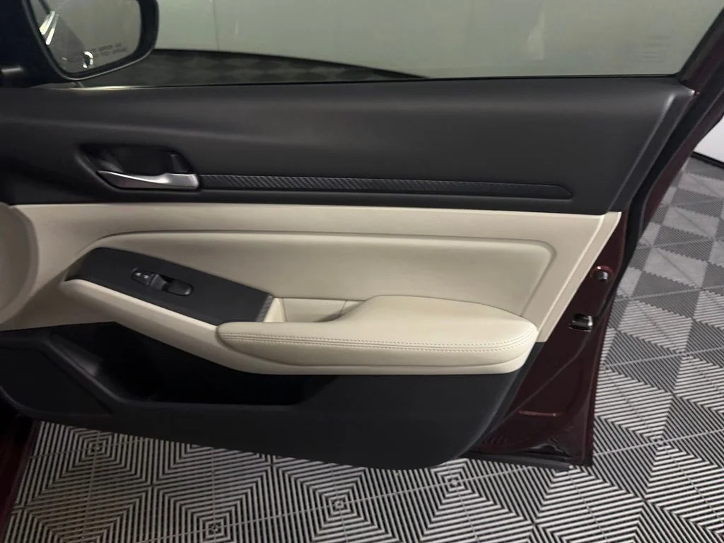 Certified Used 2025  Nissan 2.5 SV image 30