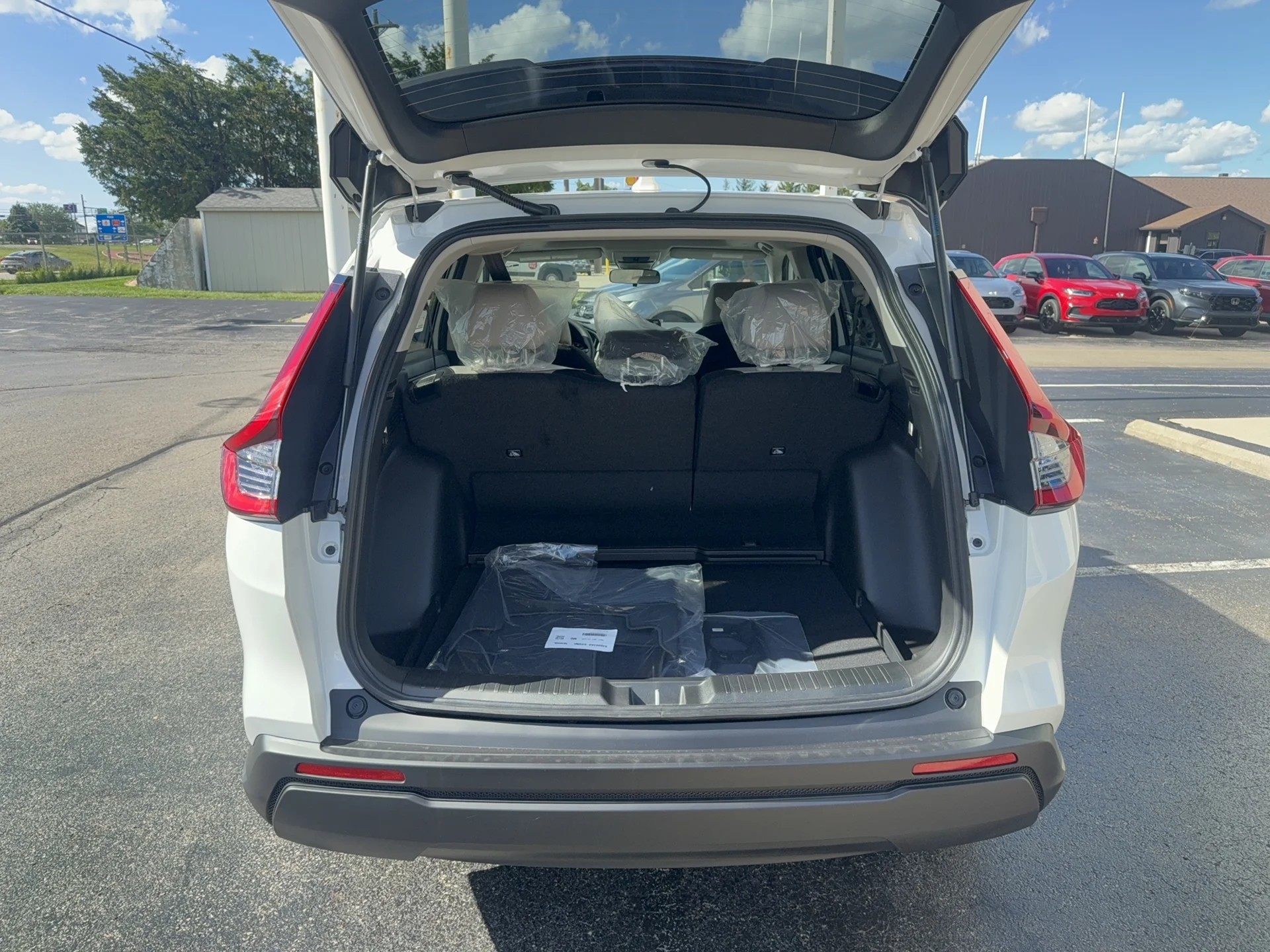 New 2026 Platinum White Pearl Honda EX image 17