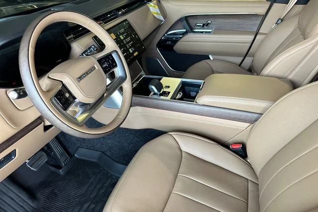 New 2026 British Racing Green Land Rover Autobiography image 9