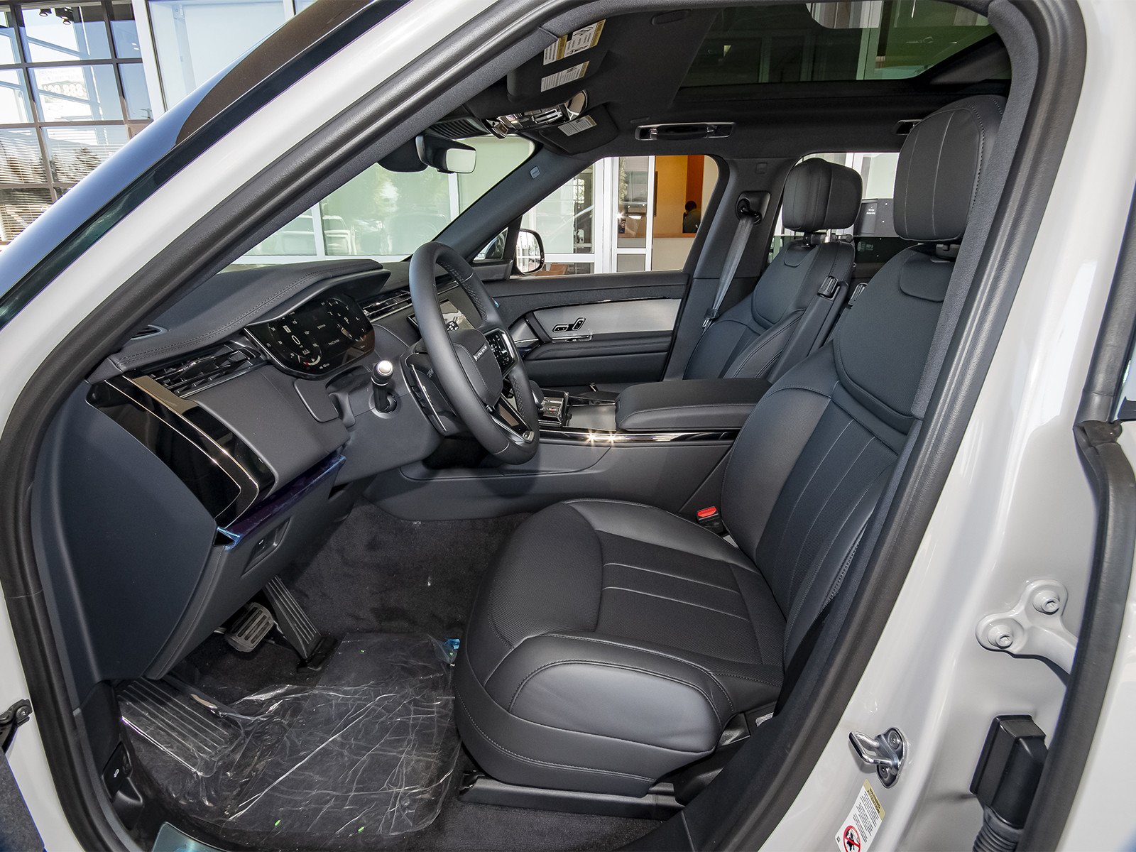 New 2026 Borasco Grey Land Rover SE image 35