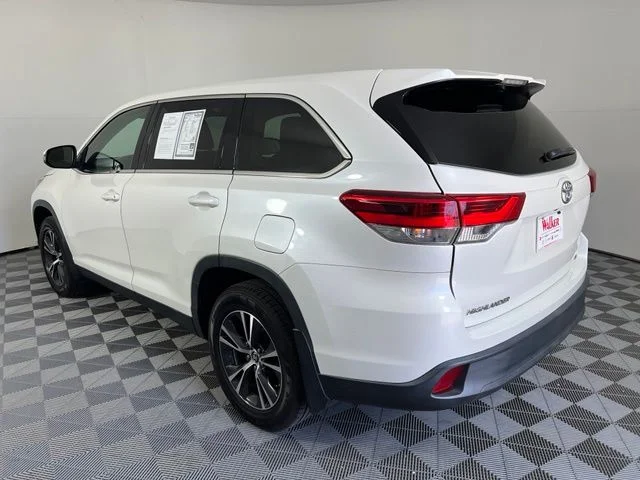Used 2019 White Toyota LE image 5
