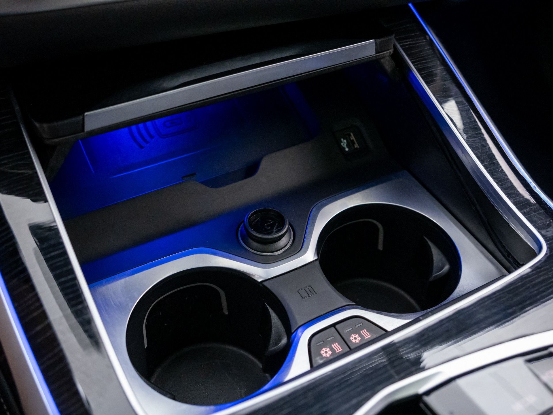 Used 2024 Black BMW M60i image 31