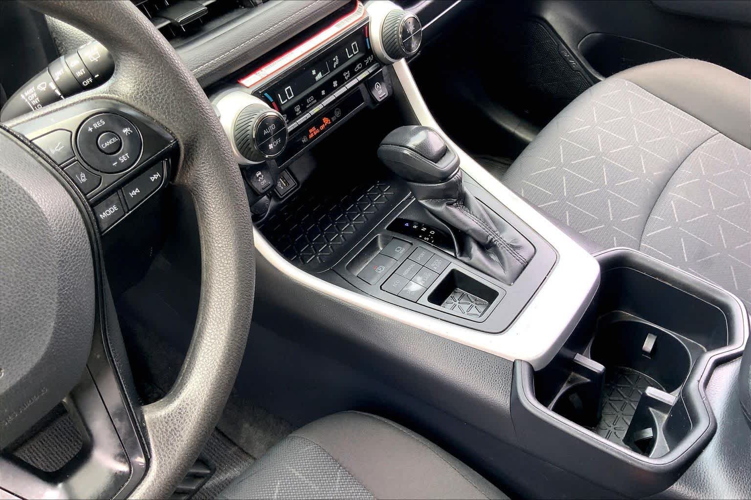 Used 2025 Ice Cap Toyota XLE image 16