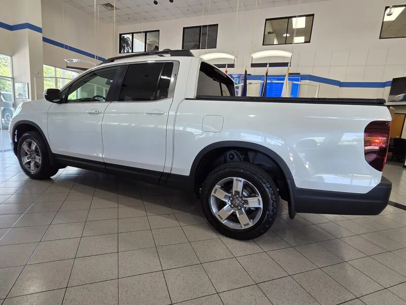 New 2026 Platinum White Pearl Honda RTL image 6