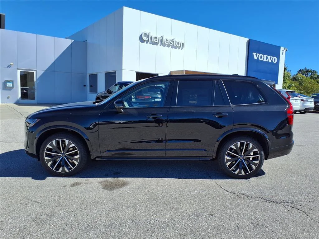 New 2027 Onyx Black Volvo Ultra Dark Theme image 6