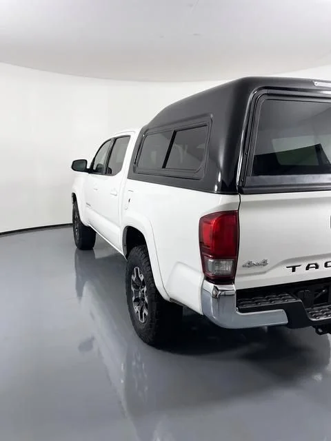 Used 2022 White Toyota SR5 image 8
