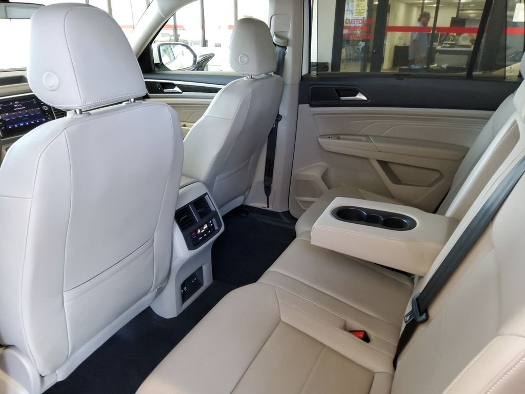 Used 2023 White Volkswagen 3.6L V6 SE w/Technology image 19