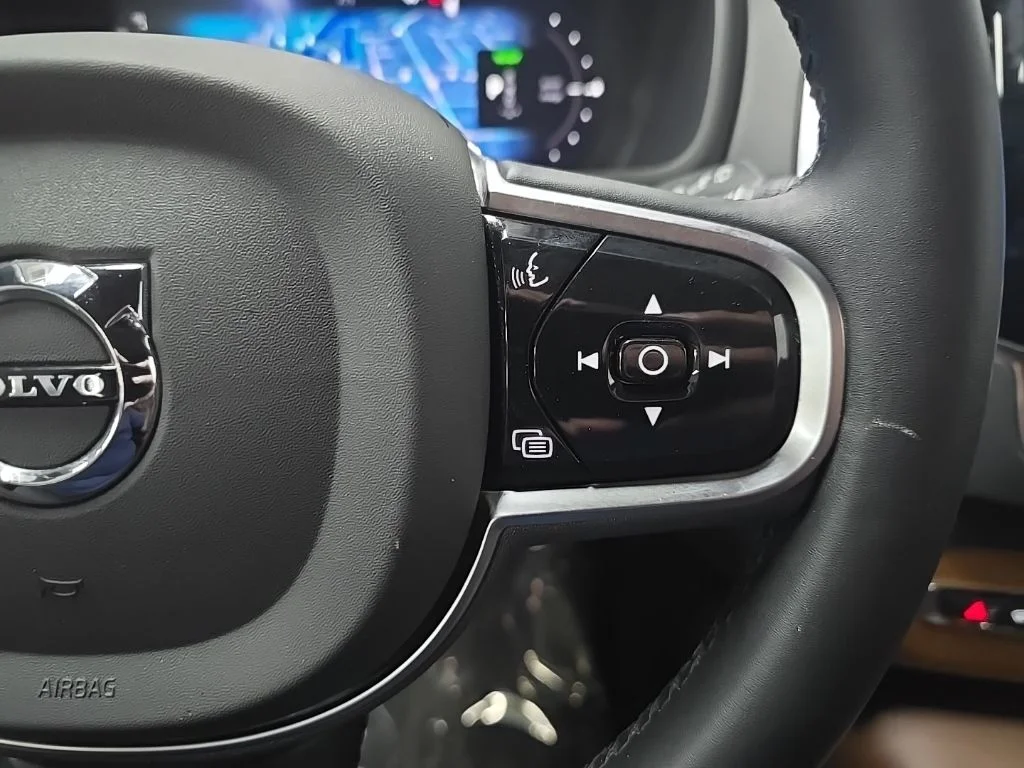 Used 2023 Gray Volvo T8 Plus Dark Theme 7 Passenger image 21