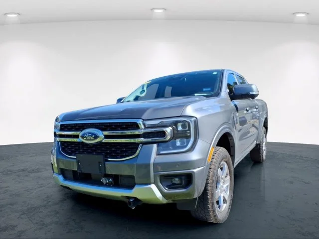 Used 2025 Gray Ford Lariat image 4