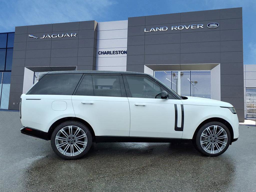 Used 2025 Ostuni Pearl White Premium Metallic Land Rover SE image 6