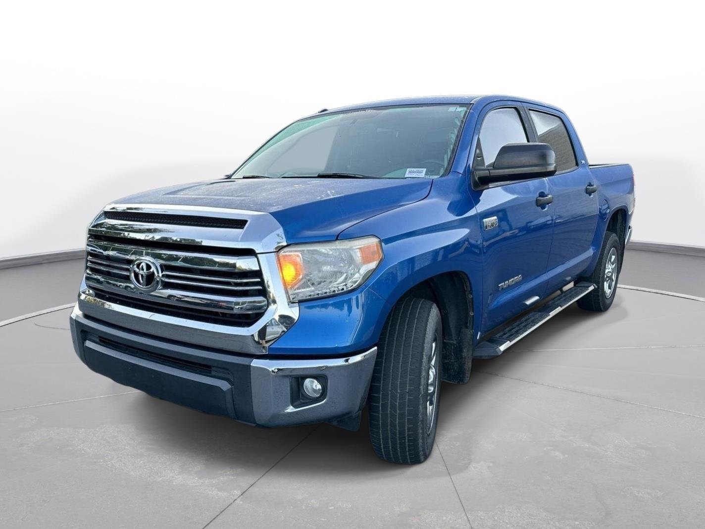 Used 2017 Blazing Blue Pearl Toyota SR5 image 2