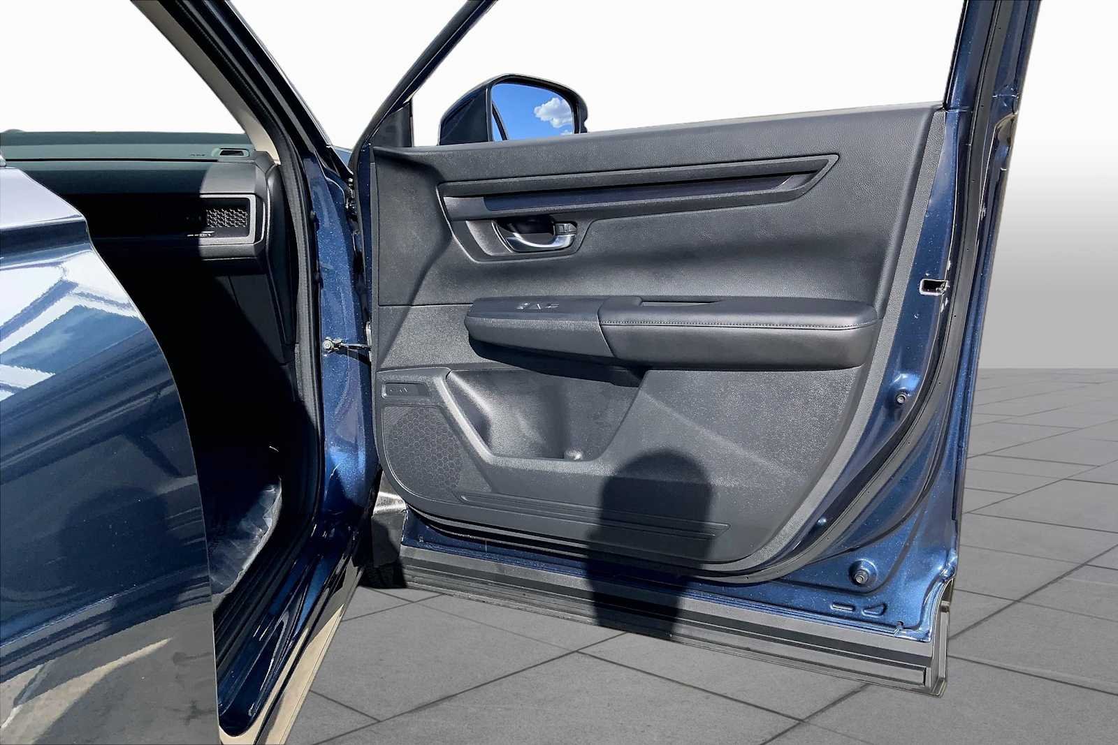 Used 2025 Canyon River Blue Metallic Honda LX image 20