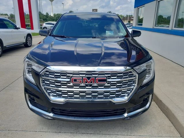 Used 2024 Black GMC Denali image 4