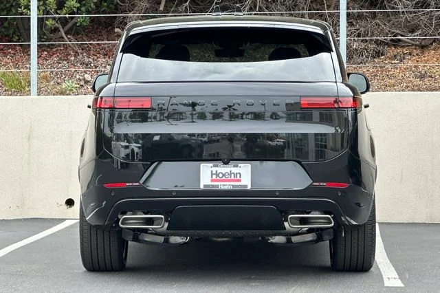 New 2026 Santorini Black Land Rover Dynamic SE image 4