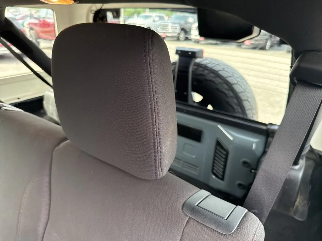 Used 2014 Gray Jeep Unlimited Sport image 11