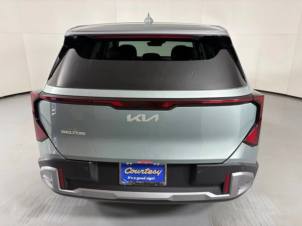 New 2027 Iceberg Green Kia S image 7