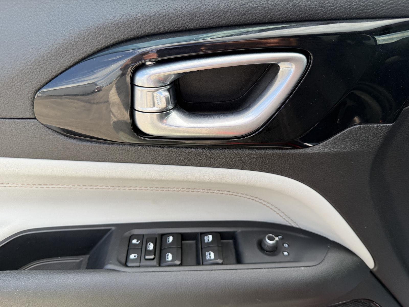 2025 Jeep Compass Limited - Photo 13