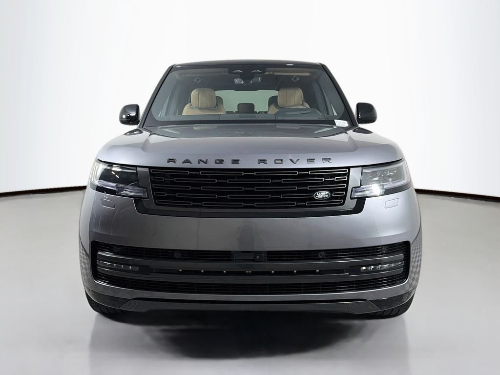 New 2026 Eiger Grey Land Rover SE image 2
