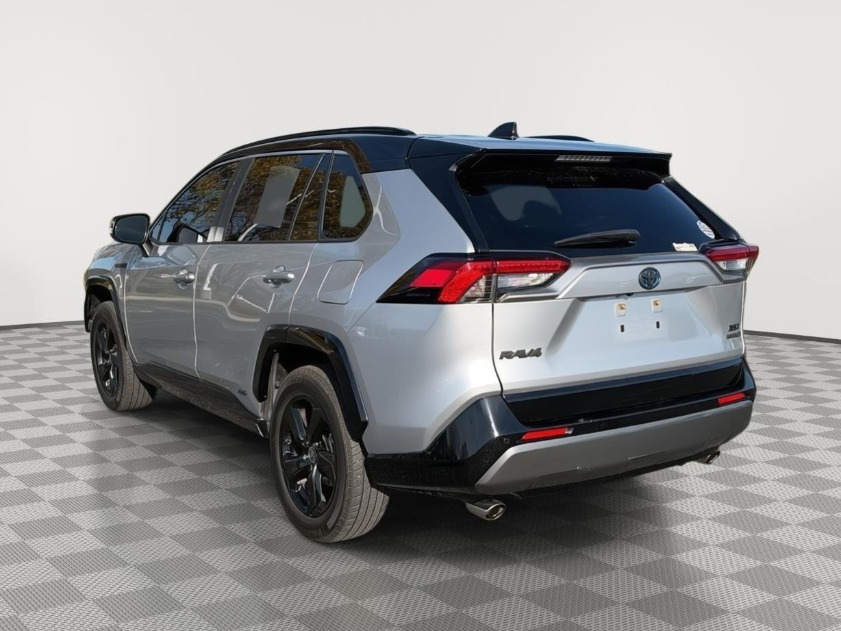 Used 2021 Silver Sky Metallic w/Midnight Black Metallic Roof Toyota XSE image 5