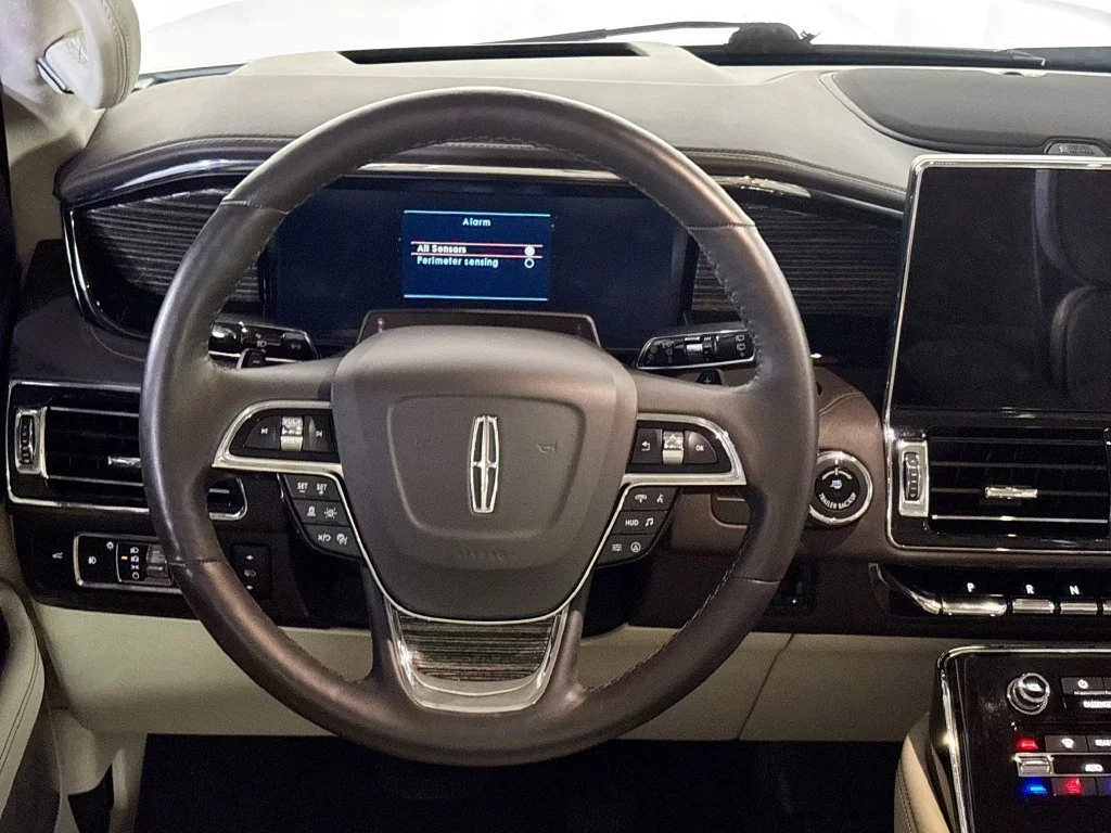 Used 2023 White Lincoln Black Label image 13