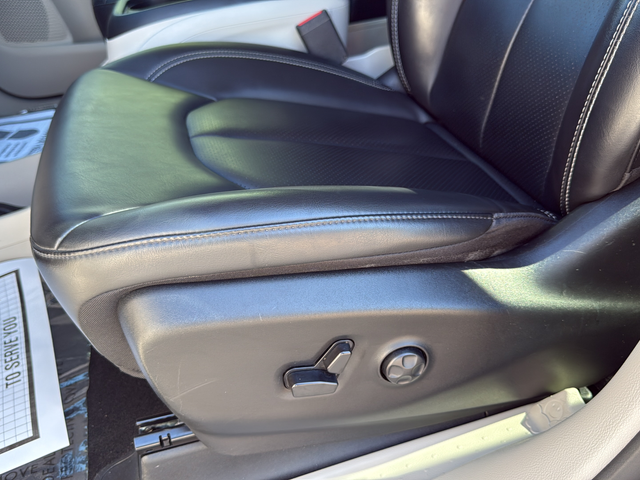 Used 2023 Gray Chrysler Touring L image 30