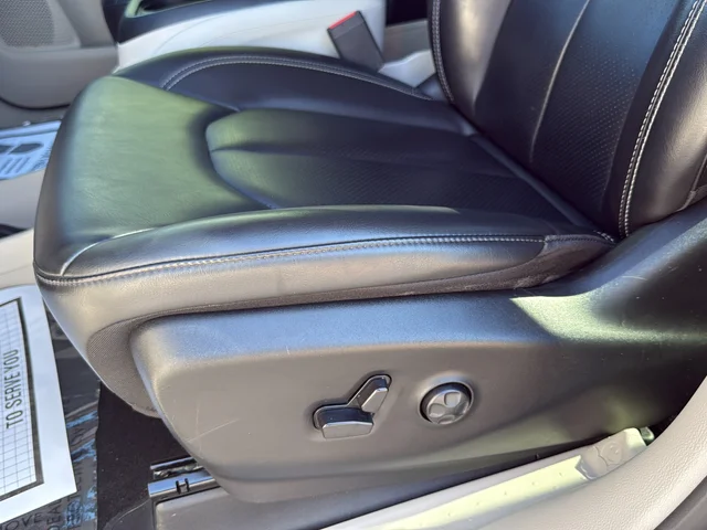 Used 2023 Gray Chrysler Touring L image 31